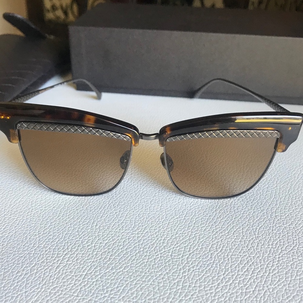 Bottega Veneta luxury woman sunglasses at $550